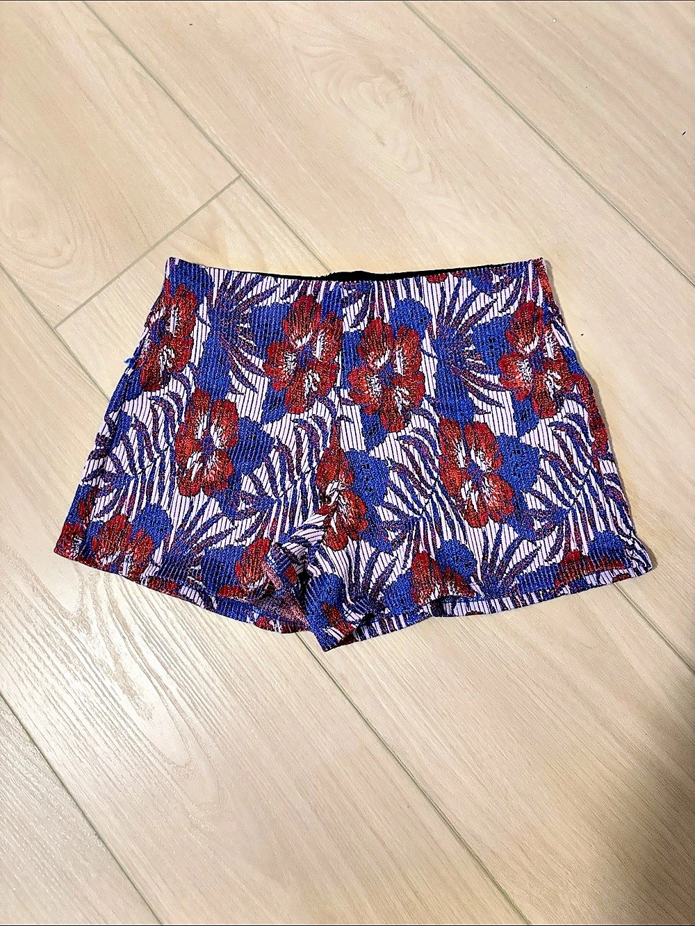 Zara Trafaluc Floral High-Waist Shorts in Blue & Red Size Small